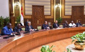 بالصور.. الرئيس يستقبل وفداً من رؤساء تحرير الصحف الرئيسية بعدد من الدول الإفريقية‏4