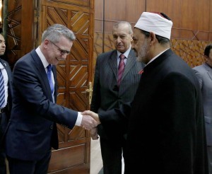 د أحمد الطيب شيخ الأزهر الشريف و الدكتور توماس دي ميزيير وزير الداخلية الألماني