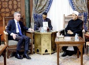 د أحمد الطيب شيخ الأزهر الشريف و الدكتور توماس دي ميزيير وزير الداخلية الألماني1