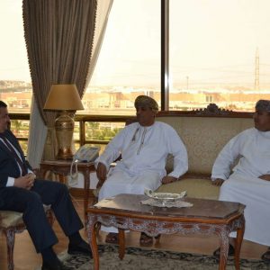 152300-اسامة-هيكل-والوفد-العمانى-300x300