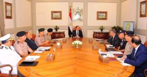 47757-السيسى-يعقد-اجتماعا-أمنيا-لمتابعة-حادث-المنيا-الإرهابى-(2)