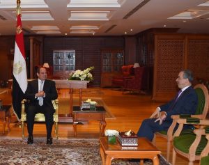 أن المنتدى يُعد أيضًا فرصة متميزة لمد جسور الحوار والتواصل بين الشباب من كافة أنحاء العالم