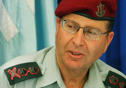 وزير الدفاع الاسرائيلي يطالب “أبو مازن” بنزع سلاح حماس في غزة