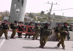 إصابة 37 فلسطينيا في مواجهات مع قوات الاحتلال قرب حاجزي بيت إيل وقلنديا