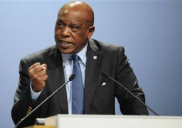 الجنوب افريقي سيكسويل سيترشح لرئاسة “الفيفا”