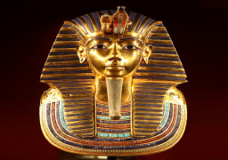 قناع توت عنخ آمون يعود للمتحف المصرى بعد ترميمه