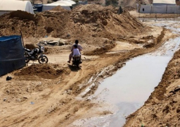انهيار السدود الترابية لأحواض صرف “بلانة” وغرق الأراضي في أسوان