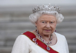 الملكة إليزابيث تعود إلى لندن للقاء ديفيد كاميرون