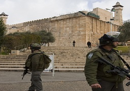 منظمات حقوقية فلسطينية تطالب بوقف سيطرة الاحتلال الإسرائيلي على الحرم الإبراهيمي