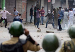 اشتباكات عنيفة بين قوات هندية ومتظاهرين في كشمير