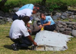 ماليزيا تؤكد أن قطعة حطام عثر عليها في موريشيوس من طائرتها المفقودة
