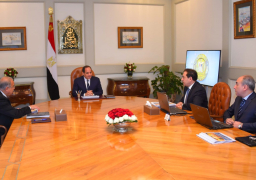 الرئيس السيسى يجتمع برئيس مجلس الوزراء ووزير البترول والثروة المعدنية‎