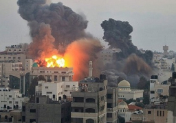 إسرائيل ترد على “صاروخ” بقصف على غزة