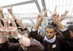 الأسرى الفلسطينيون يواصلون إضرابهم لليوم الـ34