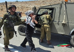 الاحتلال الإسرائيلي يعتقل طفلة فلسطينية على حاجز قلنديا شمال القدس
