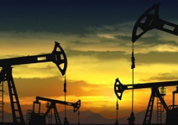 النفط يصعد بدعم من توترات الشرق الأوسط