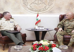 وزير الدفاع اللبنانى يلتقي قائد قوات الأمم المتحدة العاملة في لبنان
