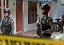 ارتفاع حصيلة الهجمات الانتحارية على كنائس بإندونيسيا إلى 49 قتيلا وجريحا