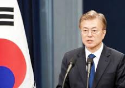 مون يطالب بضرورة دعم التعاون بين الكوريتين بعد نزع السلاح النووي