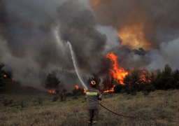 ارتفاع حصيلة الحريق الكارثي في أثينا الى 93 قتيلا