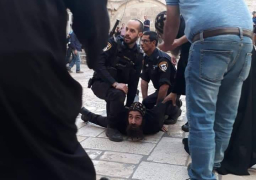 قوات الاحتلال تعتدى على رهبان الكنيسة المصرية وتعتقل راهبا.
