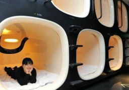 مطار صيني يطلق خدمة “كبسولات النوم” للركاب المتعبين