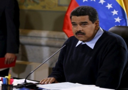 مادورو يتهم الولايات المتحدة “بسرقة” المليارات وتقديم “الفتات”