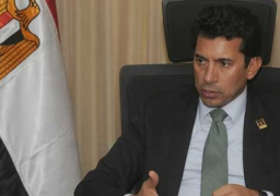وزير الرياضة يؤدي صلاة الغائب على أرواح شهداء حادث القطار
