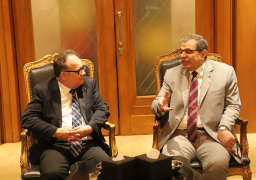 “سعفان” يلتقي وزير الشئون الاجتماعية التونسي ويؤكد: العامل المصري أول من سيشعر بالتحسن