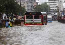 ارتفاع حصيلة ضحايا الأمطار الموسمية شمال الهند إلى 87 قتيلا