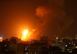 قصف إسرائيلي على غزة بعد إطلاق صواريخ من القطاع