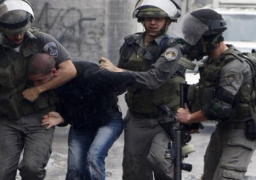 قوات الاحتلال تعتقل 14 فلسطينيا من الضفة الغربية