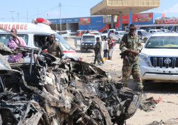 الشرطة الصومالية تنهى هجوم حركة الشباب على فندق بمقديشيو .. تحرير الرهائن وسقوط 15 قتيلاً