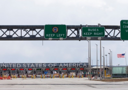 كندا تمدد إغلاق الحدود مع الولايات المتحدة شهرا إضافيا بسبب “كورونا”