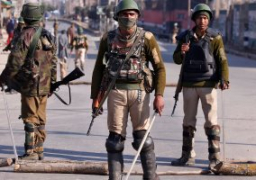 مقتل 4 مسلحين وإصابة 2 من الشرطة الهندية بـ كشمير