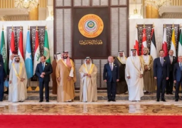 صورة تذكارية للقادة العرب قبيل انطلاق القمة العربية في البحرين بمشاركة الرئيس السيسي