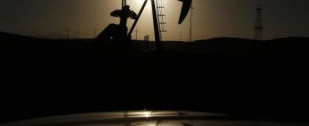 النفط يرتفع لأعلى مستوياته في 2015 مع تراجع الإنتاج الليبي
