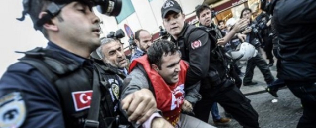 الشرطة التركية تعتقل 20 شخصا فى اسطنبول