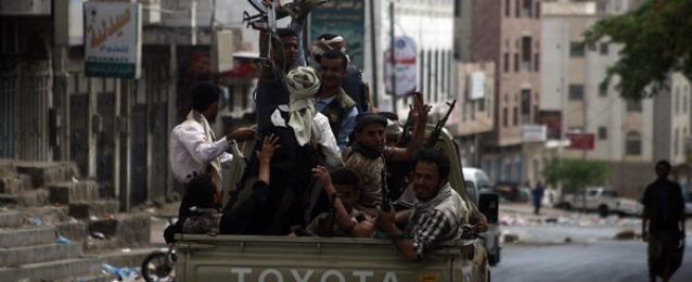 مسلحون تابعون للحوثيين يعتقلون أمريكيا فى صنعاء