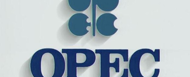 أسعار النفط ترتفع مع تراجع المخزونات بفعل خفض إنتاج أوبك