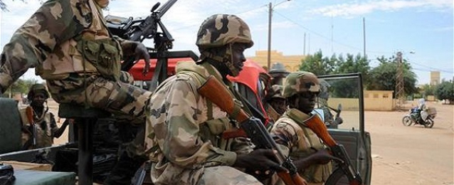 مقتل خمسة جنود ماليين في انفجار لغم في وسط البلاد