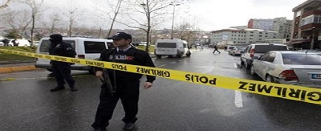 مقتل وإصابة 13 شخصا جراء انهيار سقف المسجد على المصلين في اسطنبول