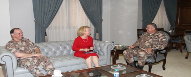 الأردن والولايات المتحدة يبحثان تعزيز التعاون العسكري