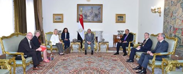 السيسي: التحديات الحالية تستلزم تعزيز التشاور بين مصر والمانيا