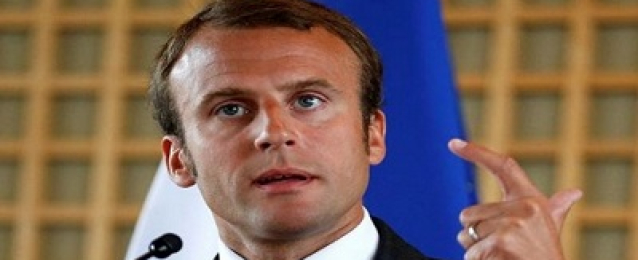 مانويل فالس يدعم ماكرون في انتخابات الرئاسة الفرنسية
