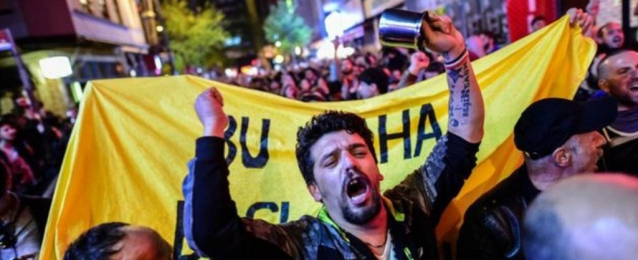 حزب معارض يطعن في نتيجة الاستفتاء بتركيا