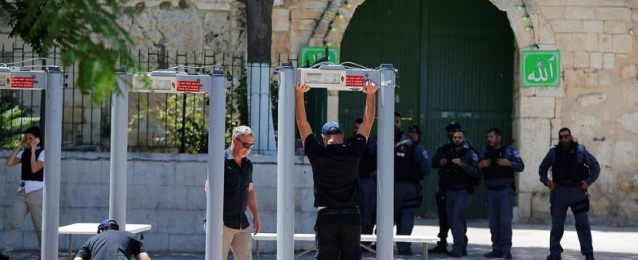 مفتي القدس : لن ندخل عبر البوابات الإلكترونية
