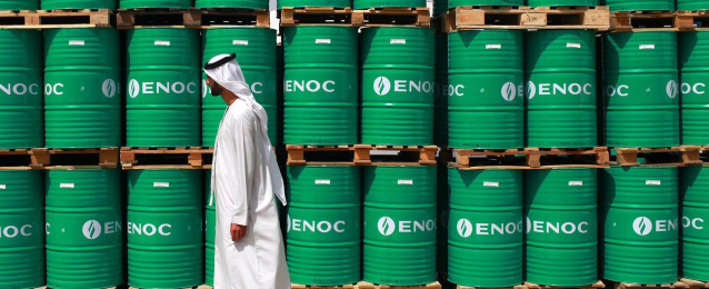 الإمارات تخفض إنتاجها النفطي 139 ألف برميل خلال نوفمبر المقبل