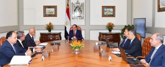 السيسي يناقش منظومة التأمين الصحي مع رئيس الوزراء ووزيري الصحة والمالية