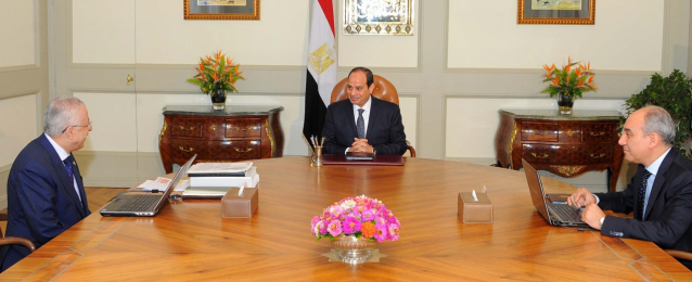 الرئيس السيسي يعقد اجتماعا مع وزير التربية والتعليم